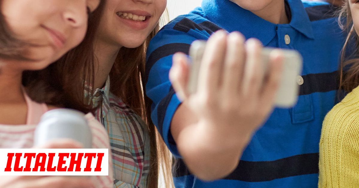 Söpö eebenpuu teini putki