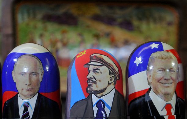 Putin, Lenin ja Trump maatuskoina moskovalaisessa matkamuistomyymälässä. 