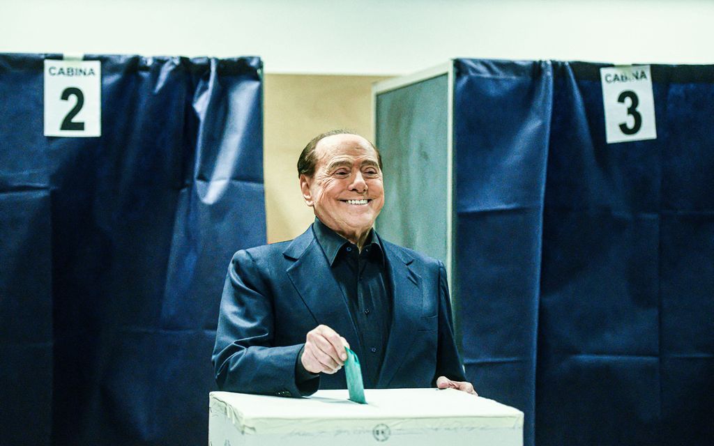 Italialais­lehti: Berlusconi pääsi pois tehohoidosta