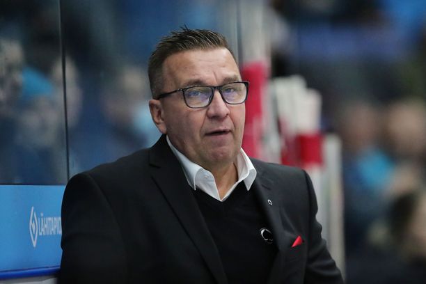 Ari-Pekka Selin ei ole enää Ässien päävalmentaja.
