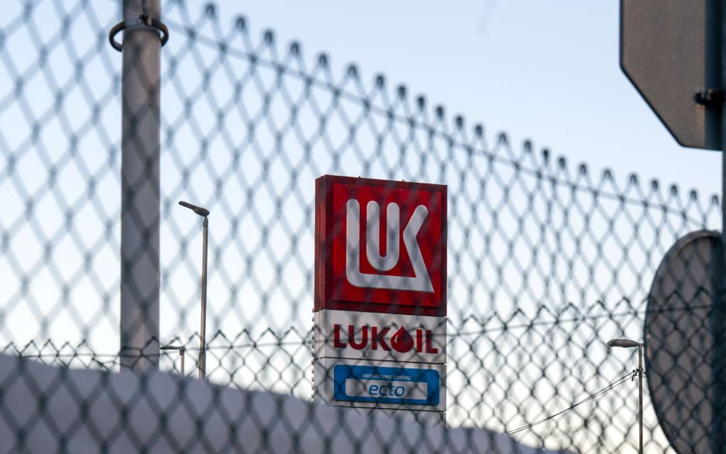 USA viivyttää jälleen Lukoilin myyntiä