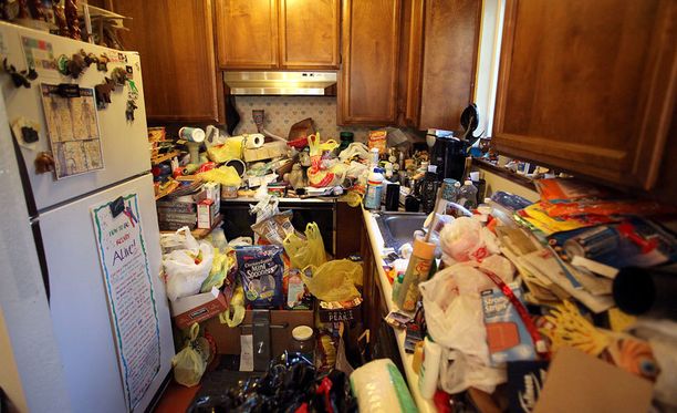 Tältä näyttää yhdysvaltalaisen Bruce Bjortvedtin keittiö. Hän oli mukana tv-sarjan Hoarding: Buried Alive jaksossa.