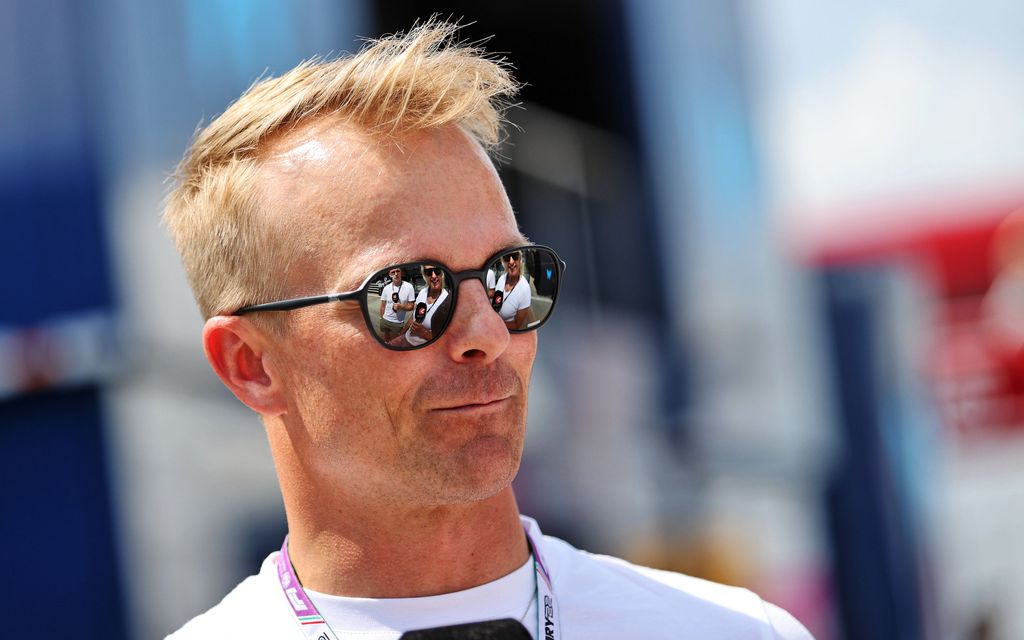 Paljastus: Lewis Hamilton majoittuu Abu Dhabissa suomalaisten luona – 