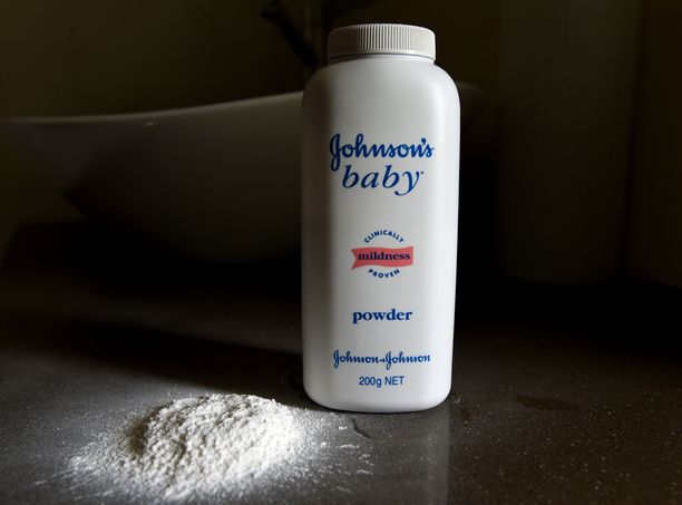 Johnson & Johnson on lopettanut vauvantalkin tuotannon Yhdysvalloissa ja Kanadassa. Kuvituskuva vuodelta 2016. 