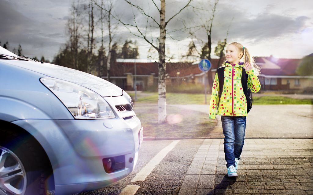 Koulut alkavat ja pienet lapset palaavat liikenteeseen – autoilijan huomioitava nämä asiat
