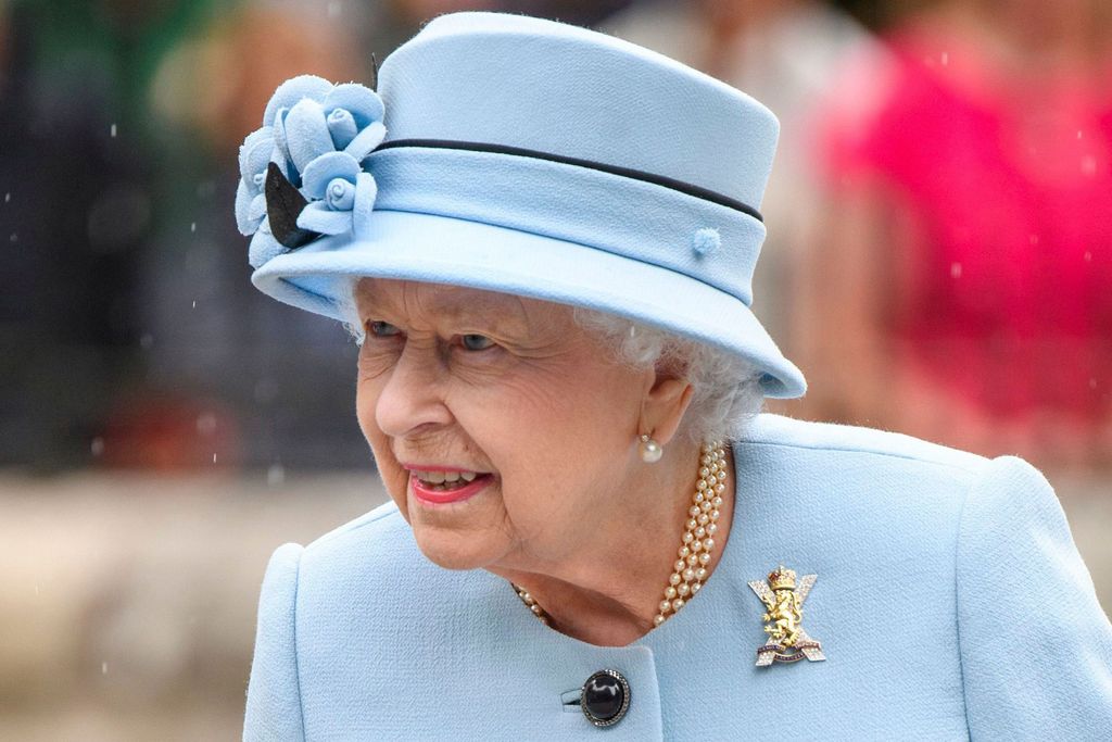 Brittihovi kohujen keskellä – kuningatar Elisabet kokosi perhettä lounaalle Balmoraliin