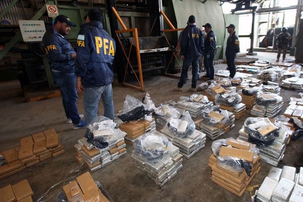 Argentiinan poliisin varastosta katosi parissa vuodessa yli puoli tonnia marijuanaa. Kuvan huumeet tuhottiin vuonna 2016. 