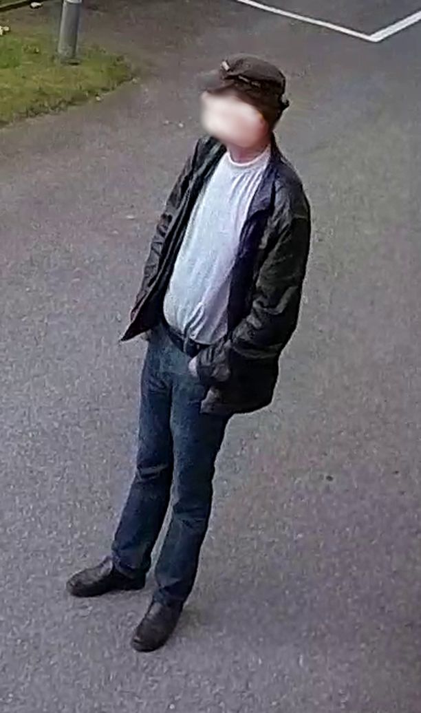Poliisi kaipaa havaintoja tästä miehestä. Hän on liikkunut todennäköisesti Hervannan alueella 8.–9.8.2020.