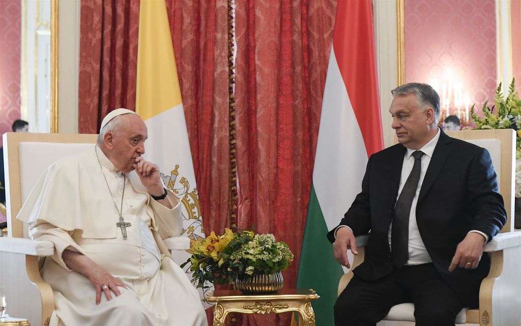 Paavi patistaa unkarilaisia avaamaan ovet maahan­muuttajille