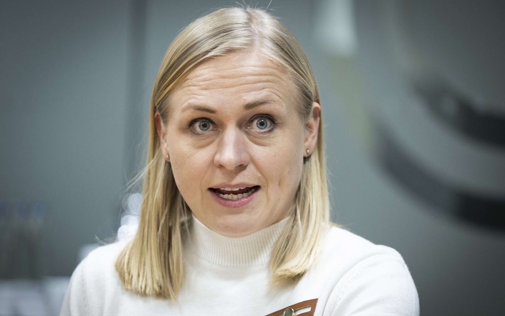Elina Valtonen: Ilmatila­loukkaus