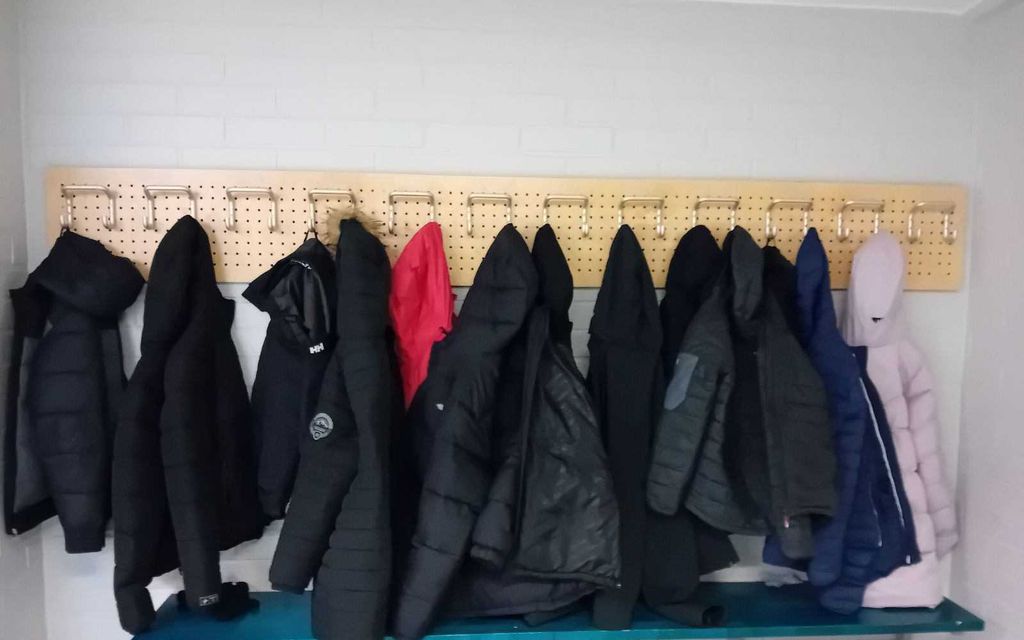 Koululaisten takkimuoti piinaa Kangasalla – ”Melkein päivittäin pitää kuulutella”