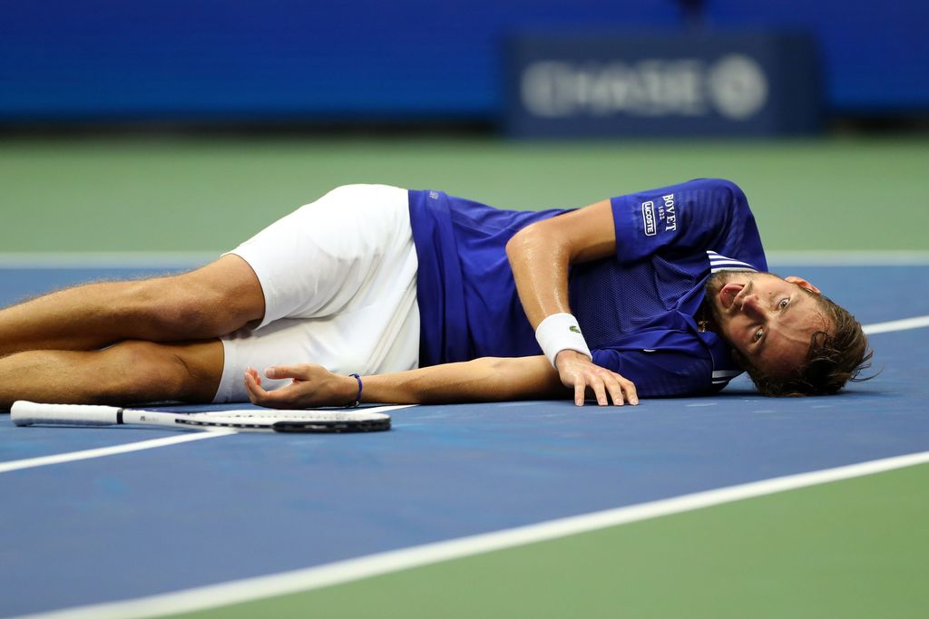 Djokovicin kaatanut venäläinen heittäytyi yhtäkkiä kenttään – selittää nyt kummallista tuuletustaan