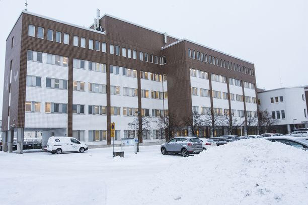 Oulun käräjäoikeus käsitteli uusia rikosepäilyjä vangitsemisistunnossa perjantaina.