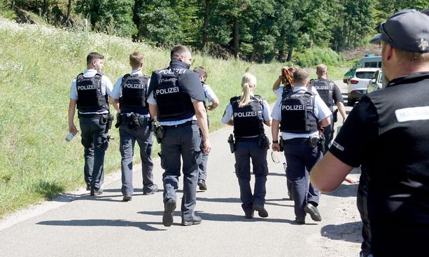 Saksan poliisi etsii paikallista ”Ramboa” jo toista päivää.