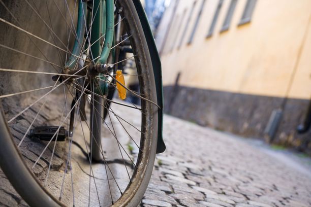 Helsingissä tapahtui viime syyskuussa kuolemaan johtanut pyöräilyonnettomuus. Kuvituskuva.
