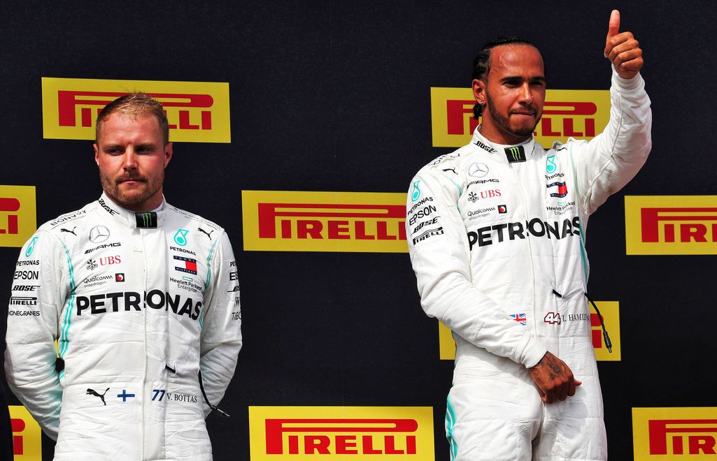 Murskasiko Lewis Hamilton jo Valtteri Bottaksen itseluottamuksen? Mersu-pomo puhui suomalaisen heikosta kohdasta: ”Valtterin täytyy nyt keskittyä siihen”