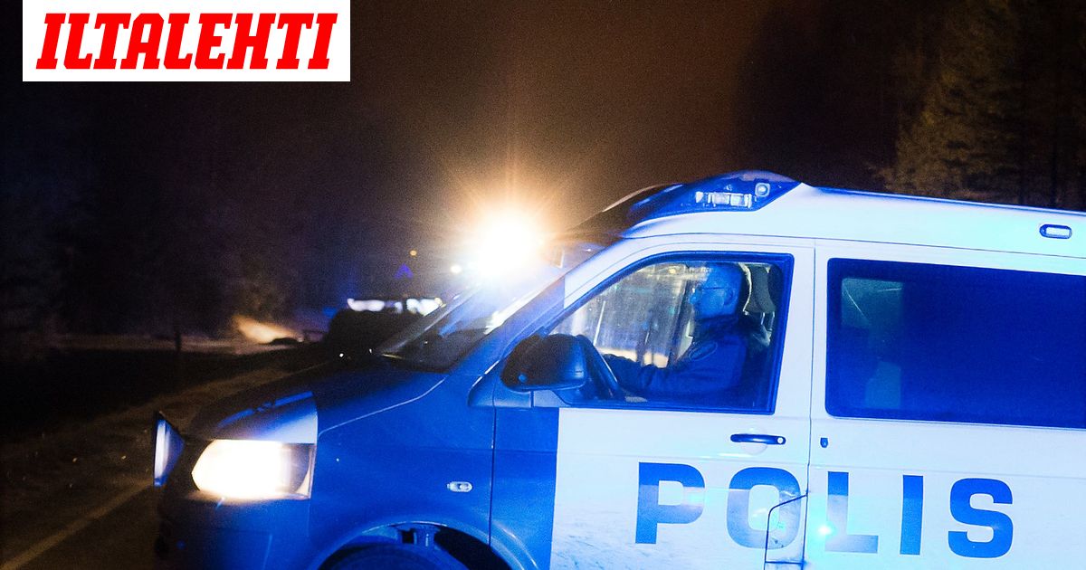 Poliisimiehille Sakot Mopotyton Sumuttamisesta 15 Vuotias Suistui