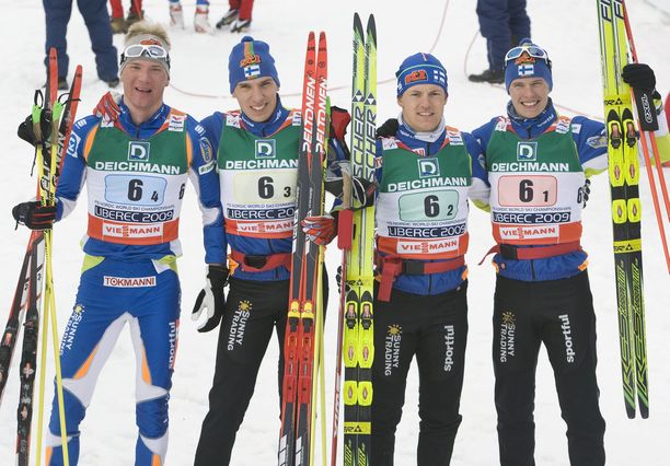 Ville Nousiainen (vas.), Teemu Kattilakoski, Sami Jauhojärvi ja Matti Heikkinen voittivat vuonna 2009 MM-pronssia. 