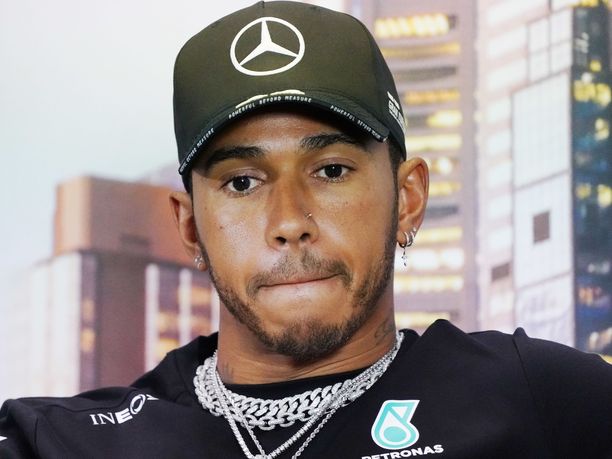 Lewis Hamilton on surullinen F1-maailman toimintaan.