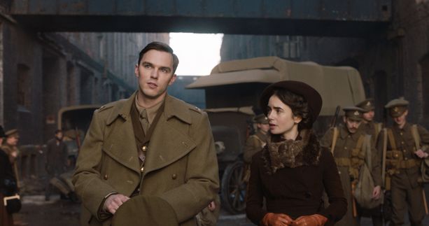 Nicholas Hoult ja Lily Collins näyttelevät pääosia J.R.R. Tolkienin nuoruusvuosista kertovassa elokuvassa.
