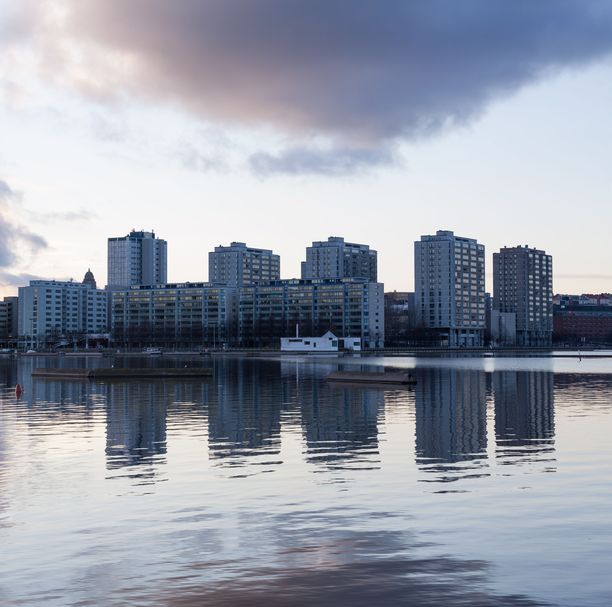 1970-luvulla aloitettiin rakentamaan myös Helsngin Merihakaa.