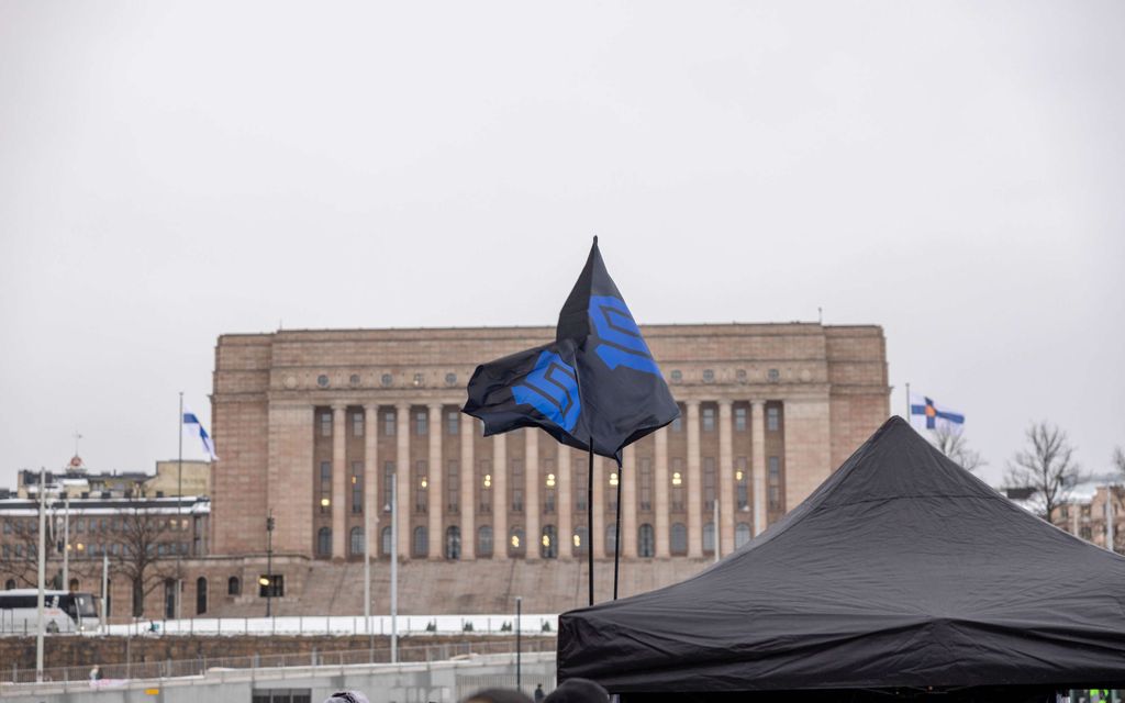 ESS: Lapset levittävät äärioikeiston rasistisia tarroja Lahdessa