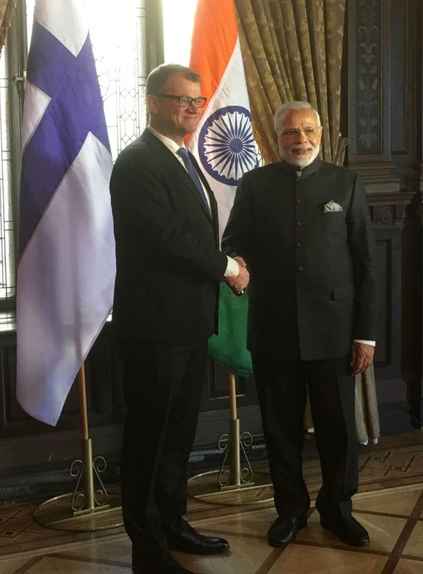 Pääministeri Juha Sipilä tapasi Intian pääministeri Narendra Modin Tukholmassa tiistaina.