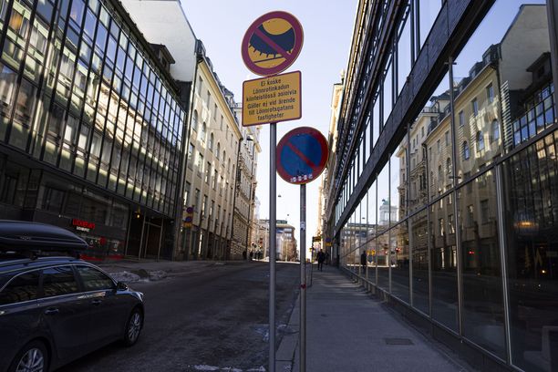 So far, one fine has been issued for non-compliance with the studded tire ban on Lönnrotinkatu.