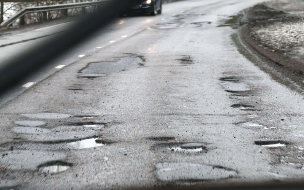 Vieraskynä: Tiestö kuntoon vaikka lain voimalla