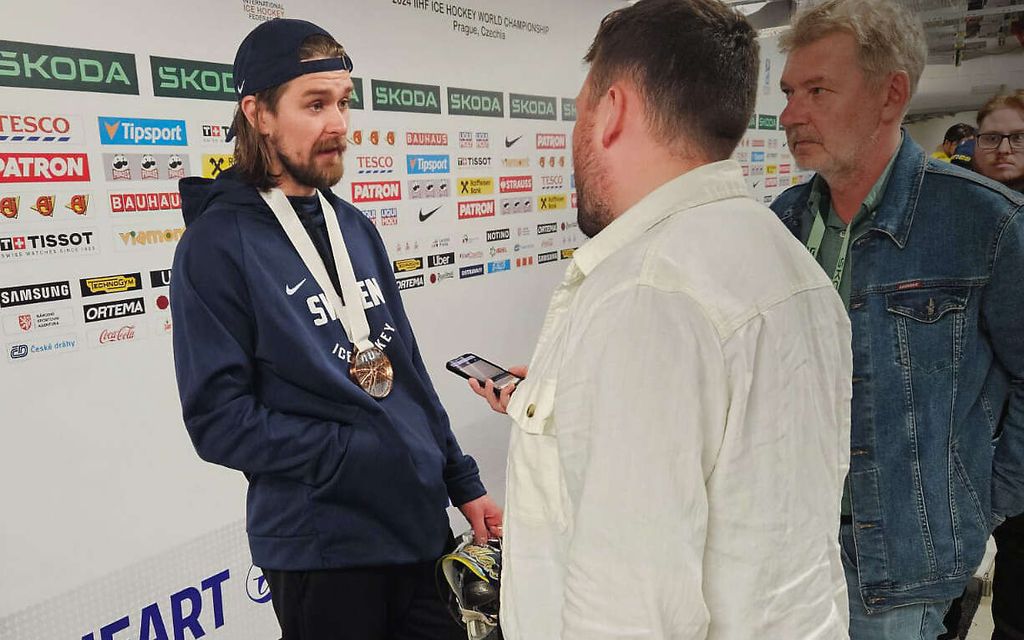 Ruotsin pelaaja pyöri oudon näköisenä MM-areenan uumenissa – ”Voin syyttää vain itseäni”