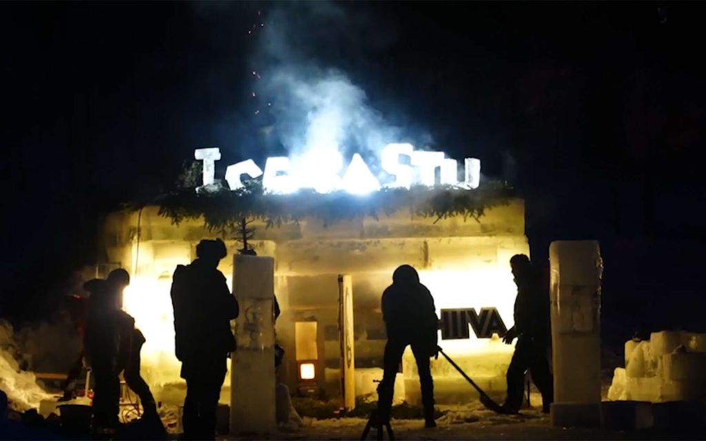 Tatu, 26, ja kumppanit rakensivat “täydellisen saunan”