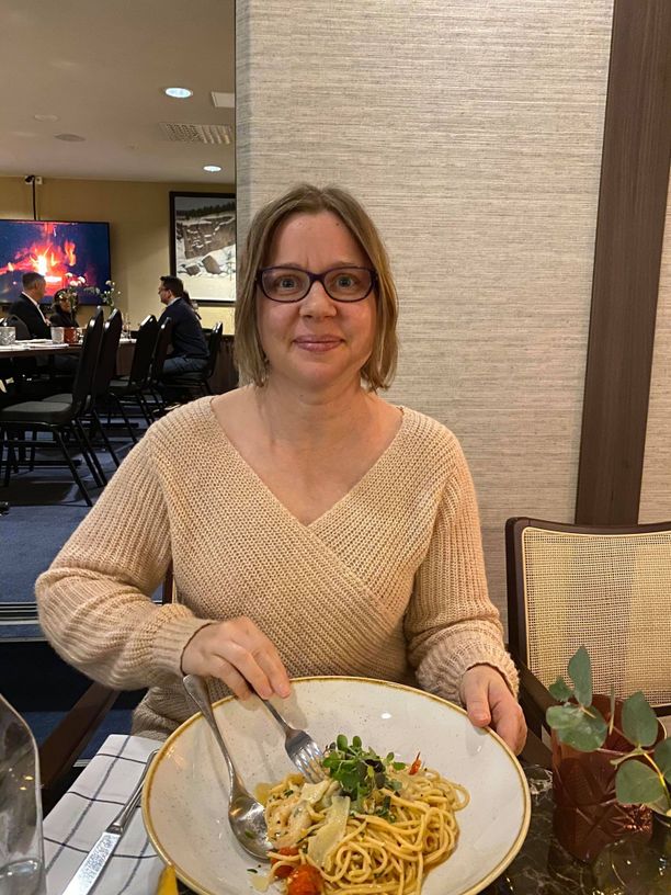 Terhi Mustakangas on tyytyväinen Oulun ravintolatarjontaan.