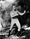John L. Sullivan tyrmäsi miehiä paljain nyrkein 1880-luvulla. Kuva noin vuodelta 1885.
