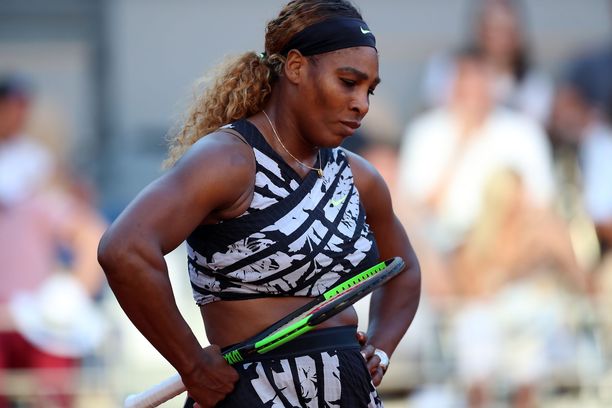 Serena Williamsin pinna oli tiukalla yllätystappion jälkeen. 
