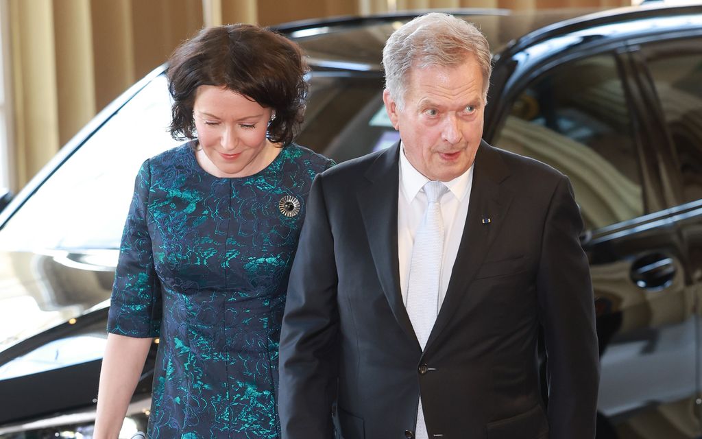 Katso kuva: Sauli Niinistö ja Jenni Haukio Lontoossa – Kuningas Charlesin vastaanotto käynnissä 