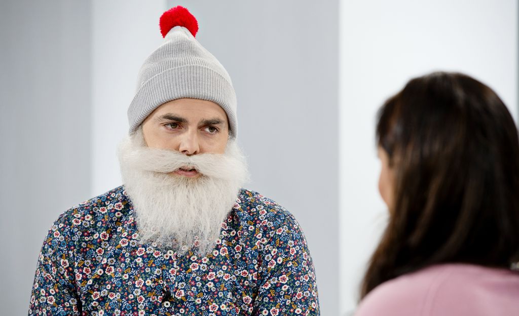 Tältä näyttää Brother Christmas ilman partaa – paljasti kasvonsa ensimmäistä kertaa tv-haastattelussa