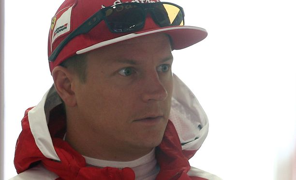Kimi Räikkönen sai kolaroinnistaan rangaistuksen.