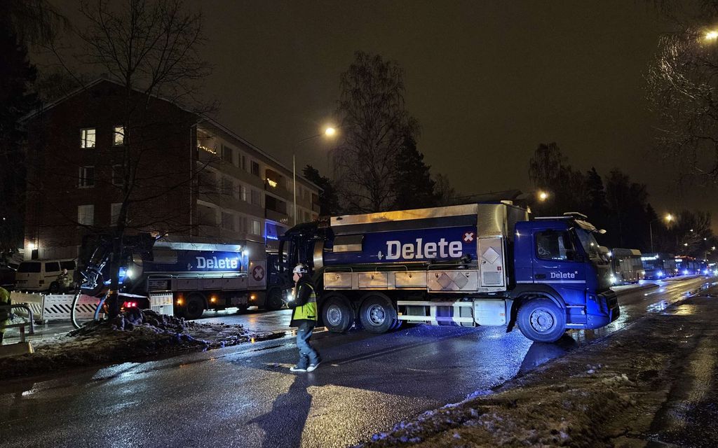 Helsingissä tulvii taas – Liikenne oli sekaisin