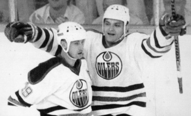 Tiesitkö, että Esa Tikkanen pelasi ensimmäisenä NHL-keväänään numerolla 14?