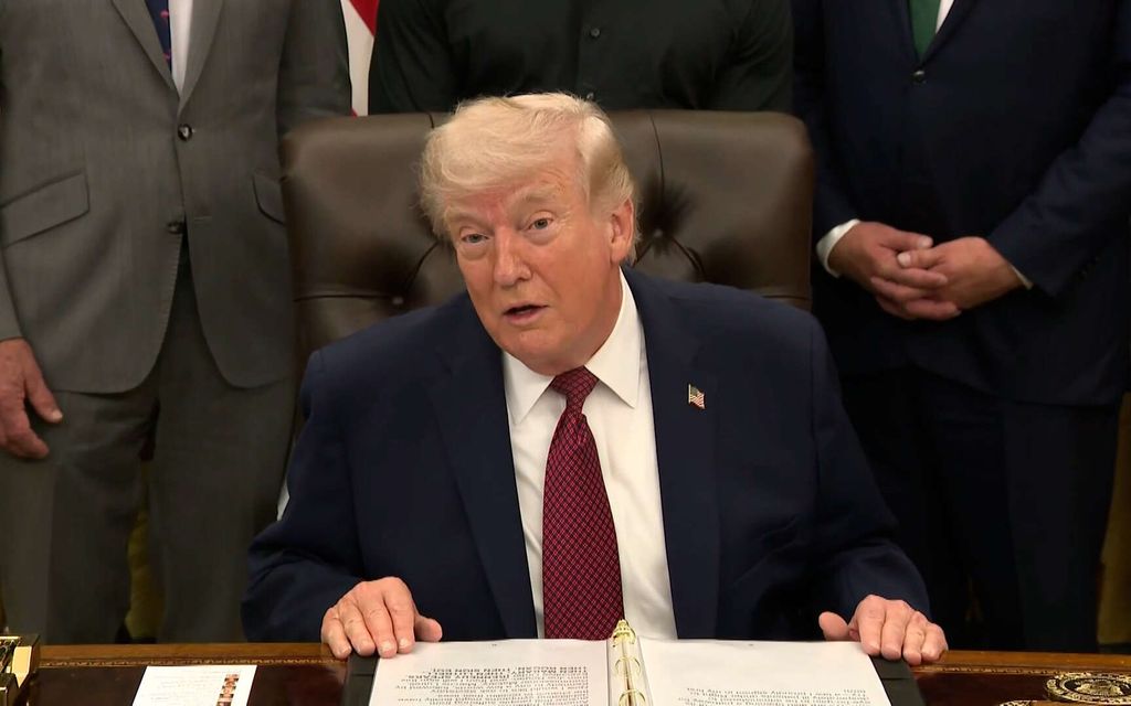 Trump vitsaili psykedeelien käytöllä – 