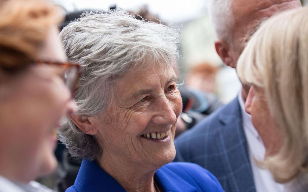 Vasemmistolainen Catherine Connolly nousemassa Irlannin presidentiksi