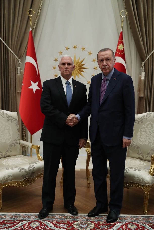 USA:n varapresidentti Mike Pence tapasi Recep Tayyip Erdoganin torstaina. 