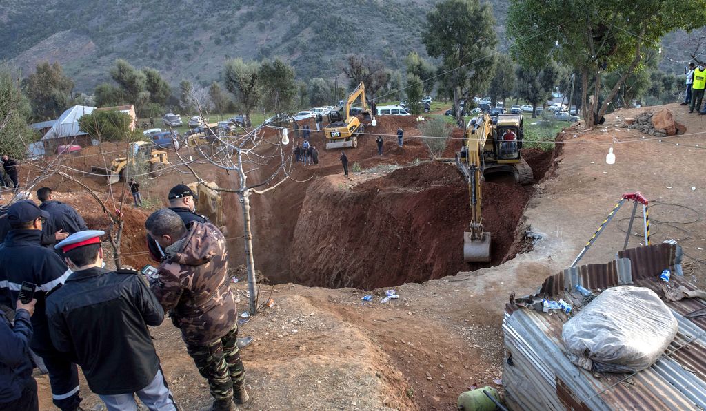 Syvään kaivoon Marokossa pudonnut pikkupoika on yhä elossa – pelastajat taistelevat kelloa vastaan
