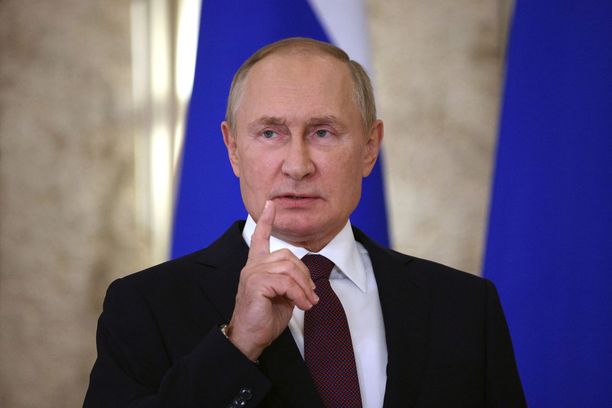 Analyysi: Naton apulaispääsihteeri kuuli Putinin Nato-haaveista Kremlissä
