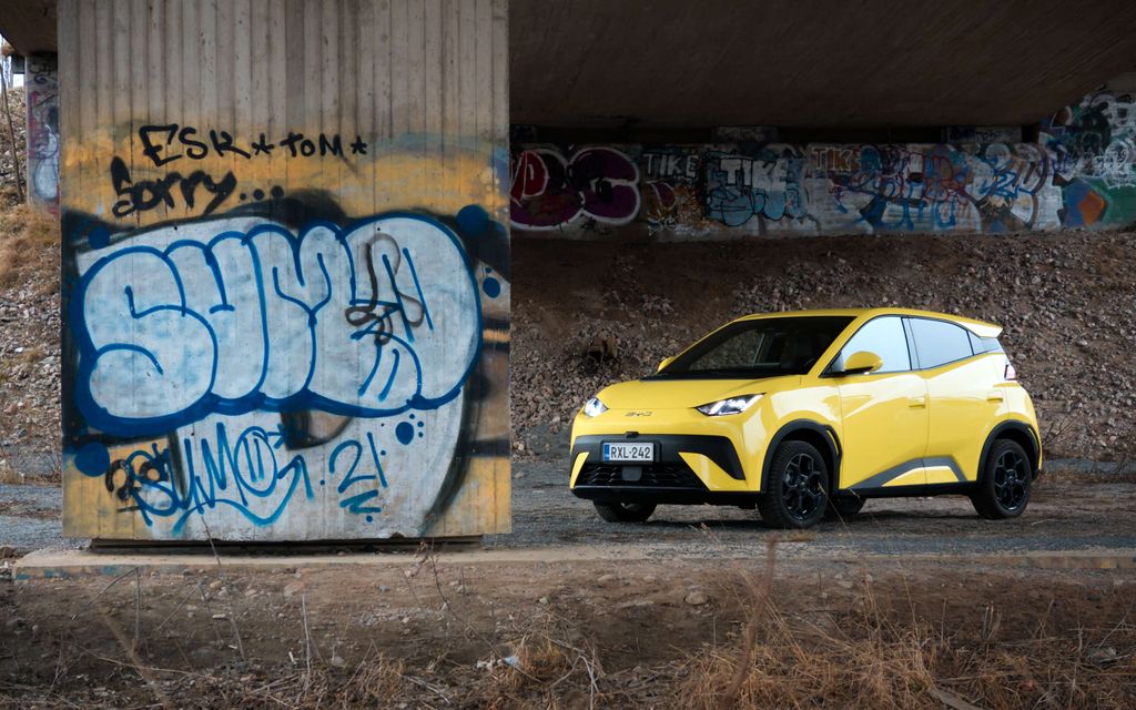 Ikkunat huurussa – Kiinalainen halpis­sähköauto yllättää monella tavalla