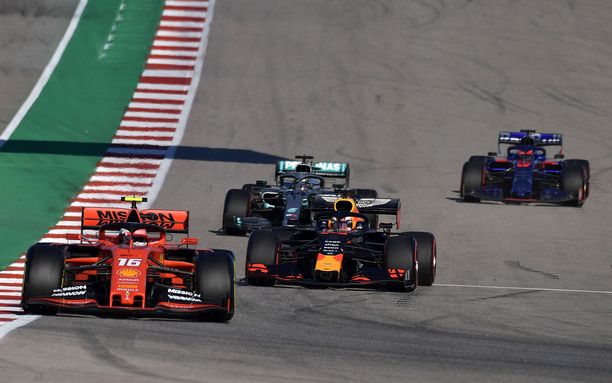 Ferrari, Red Bull ja Mercedes operoivat valtavilla budjeteilla. 