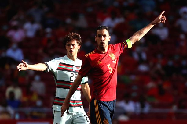 Sergio Busquets Espanjan paidassa ennen EM-kisoja Portugalia vastaan.