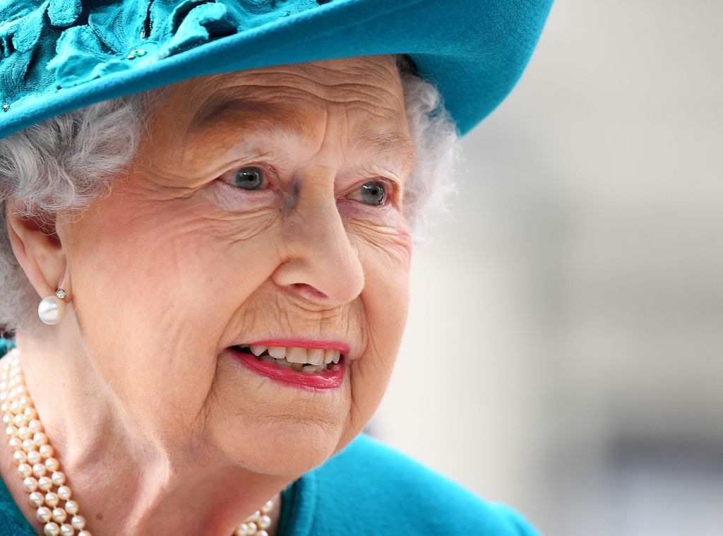 Kuningatar Elisabetin terveydentilaa seurataan yhä tarkasti – miten edustus­tehtävät järjestyvät jatkossa?