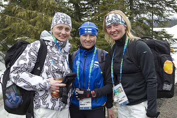 Tässä on Suomen naisten viestijoukkue hiihdossa
