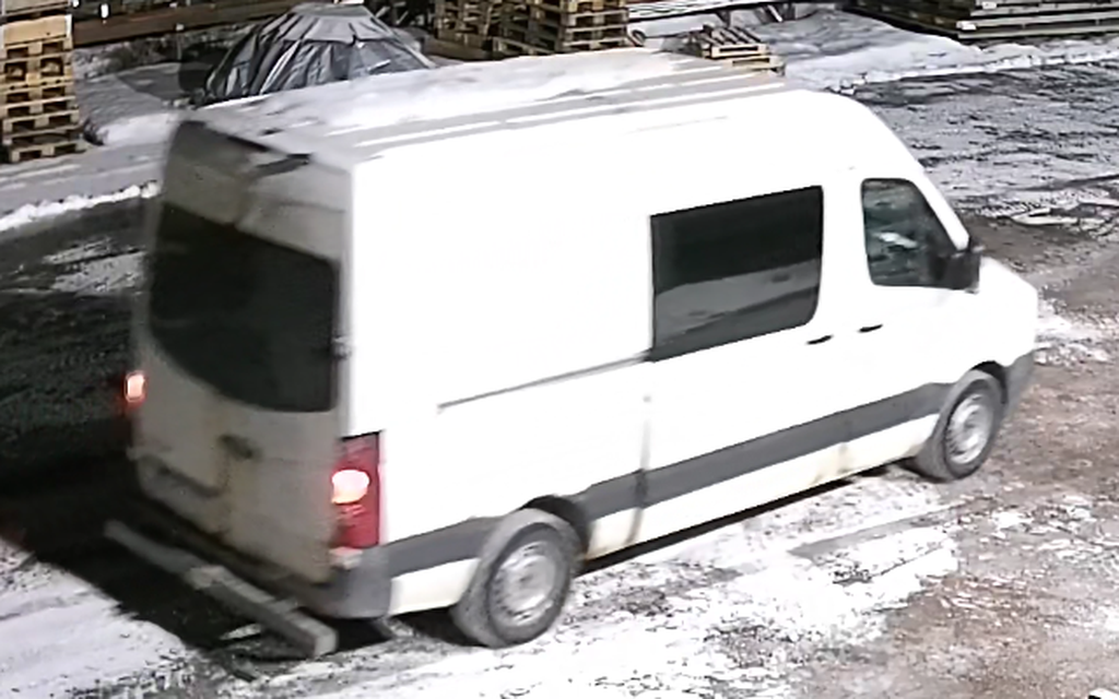 Oletko nähnyt tätä pakettiautoa? – Poliisi tutkii törkeää varkautta Vantaalla: ”150 000 euron arvosta”